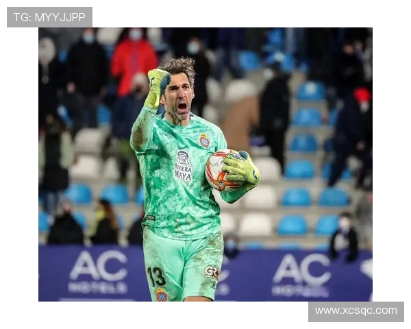 西班牙第五级别球队派70岁门将登场致敬